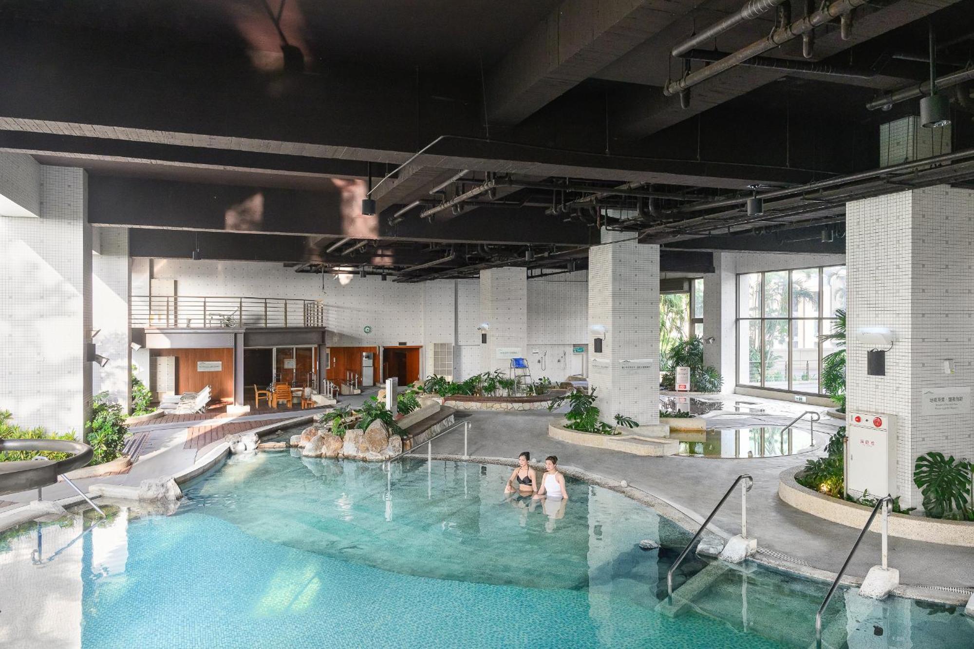 Evergreen Resort Hotel - Jiaosi Csiaohszi Kültér fotó A modern onsen in Tokyo