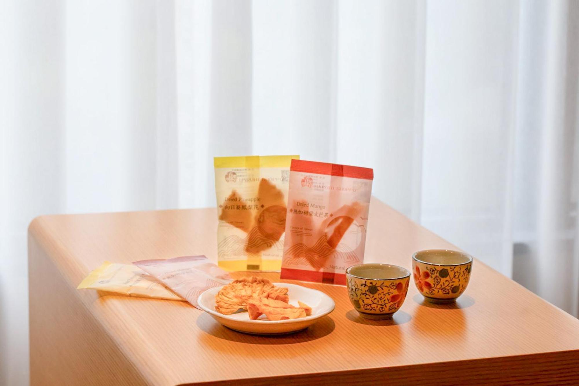 Evergreen Resort Hotel - Jiaosi Csiaohszi Kültér fotó A Japanese snack